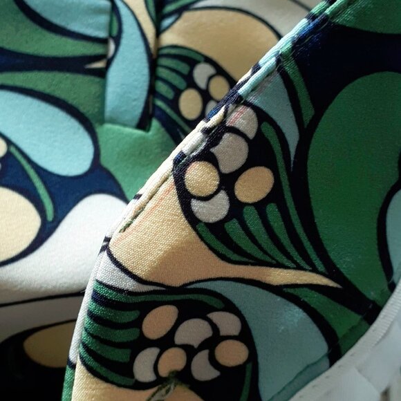 NWOT Zara multicoloured retro-inspired abstract print shorts, XS - Picture 13 of 14